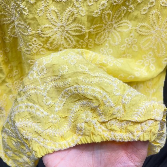 NWT yellow floral embroidered top size XL stretchy bottom hem bohemian hippie - Picture 3 of 13